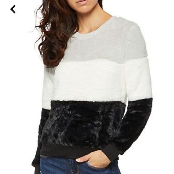 NWT Almost Famous Faux Fur Sweatshirt/Top - Picture 1 of 4